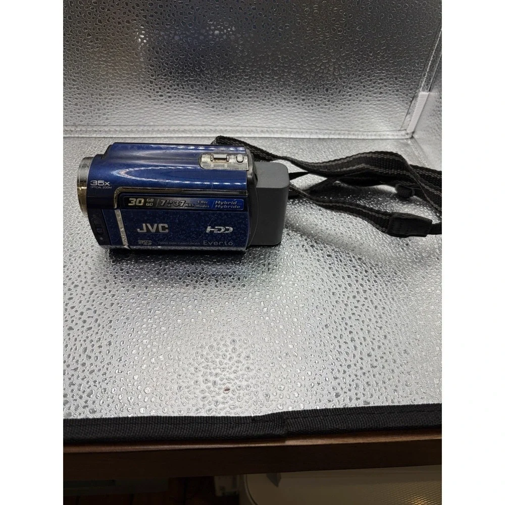 JVC Everio GZ-MG330AU 30GB HDD Digital Video Camcorder Blue Not Tested W/battery